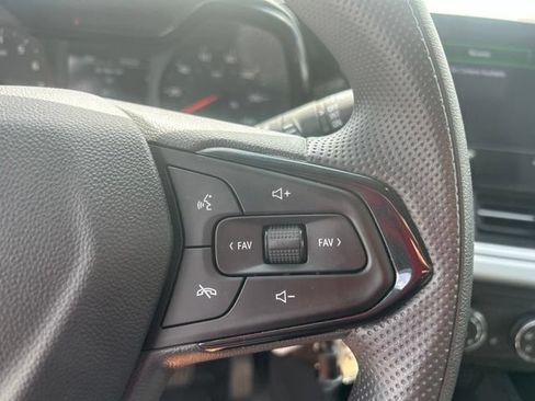 Used 2026 Chevrolet Trax LS w/ LS Convenience Package FWD image 18