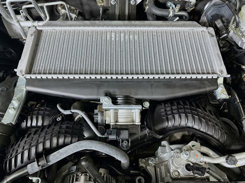 Used 2024 Subaru Ascent Premium w/ Convenience Package image 34