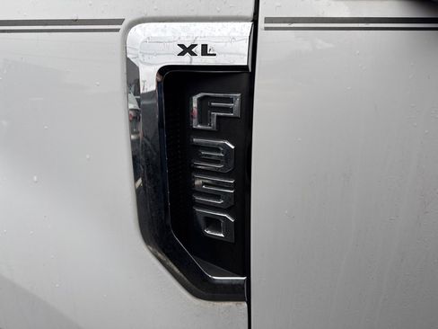 Used 2019 Ford F350 XL w/ Power Equipment Group image 6