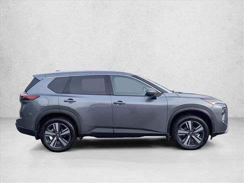 Used 2024 Nissan Rogue SL w/ SL Premium Package image 4