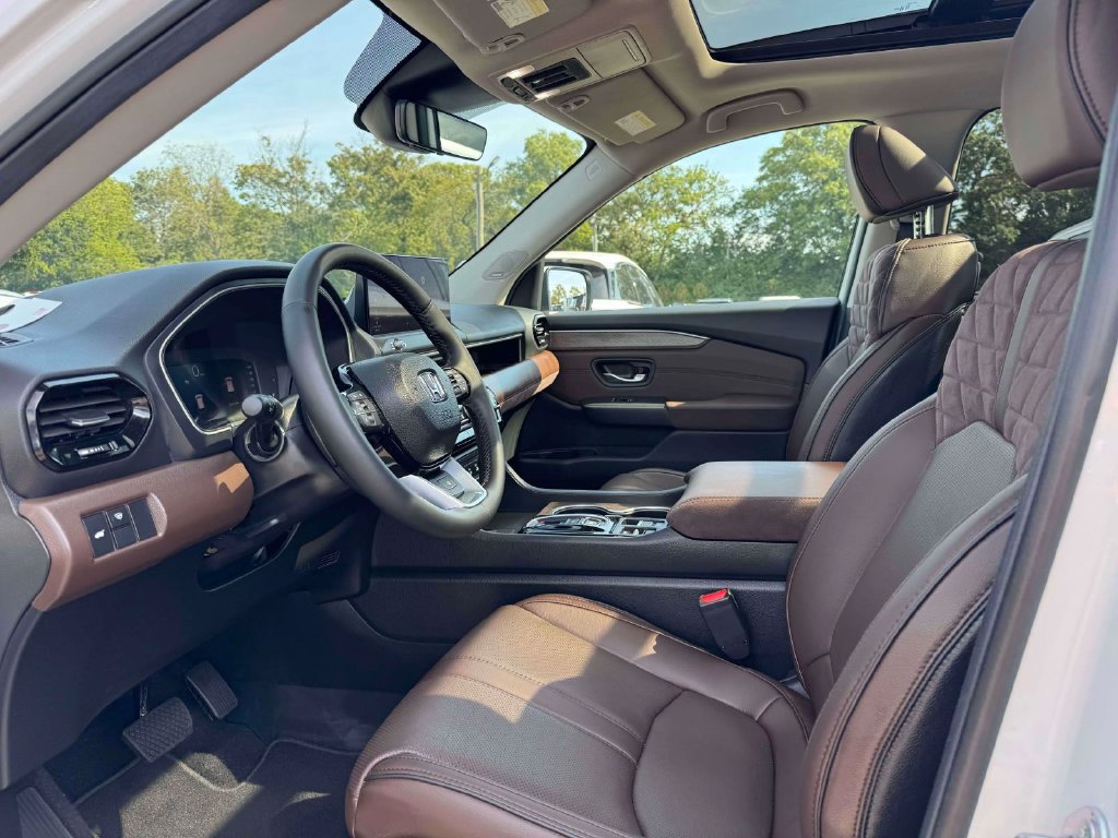 Used 2026 Honda Pilot Elite image 15