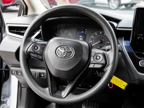 Used 2024 Toyota Corolla LE FWD image 31