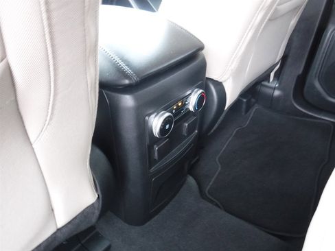 Used 2022 Ford Explorer 2WD image 9