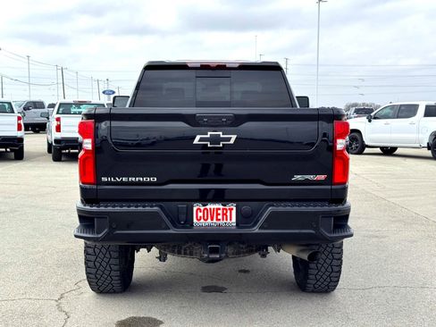 Used 2024 Chevrolet Silverado 2500 ZR2 image 8