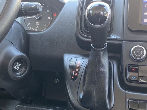 Used 2025 RAM ProMaster 2500 w/ Convenience Group FWD image 22
