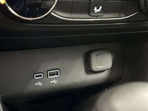 Used 2025 Buick Encore GX Preferred FWD image 25