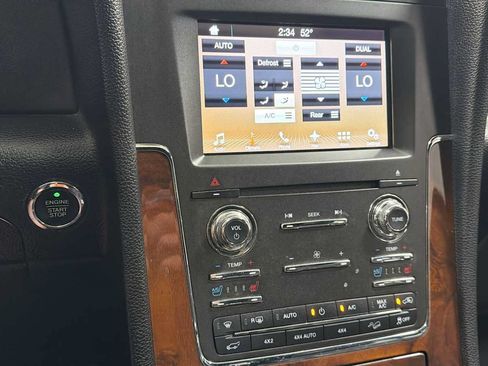 Used 2016 Lincoln Navigator Select AWD/4WD image 21