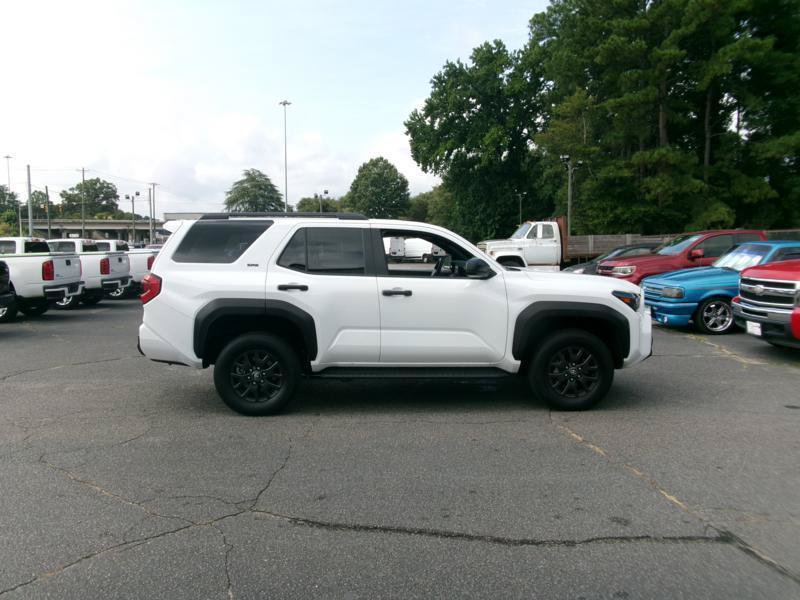 Used 2025 Toyota 4Runner SR5 AWD/4WD image 26