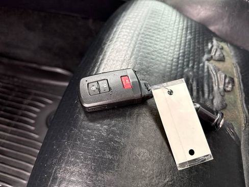 Used 2018 Toyota Tacoma TRD Off-Road image 31