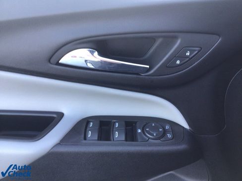 Used 2022 Chevrolet Equinox LS image 11