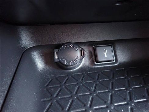 Used 2022 Toyota RAV4 LE AWD/4WD image 15