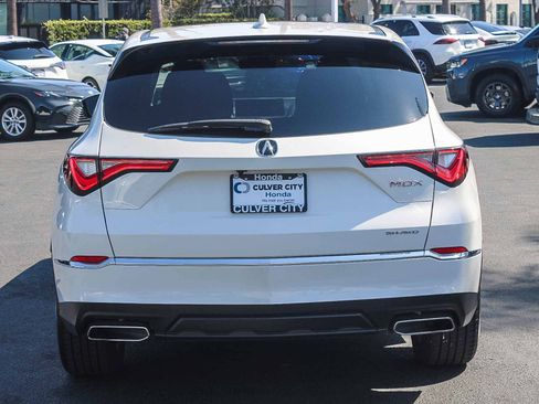 Used 2023 Acura MDX SH-AWD image 8