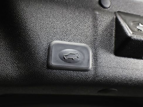 Used 2015 GMC Acadia SLT image 19