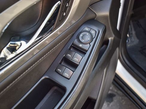 Used 2022 Chevrolet Traverse LT image 20