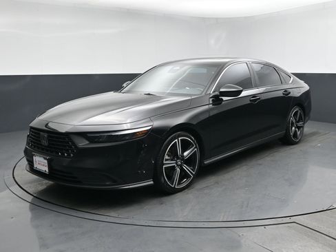 Used 2024 Honda Accord Sport image 1