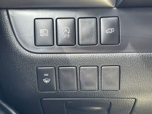 Used 2019 Toyota Highlander SE image 15