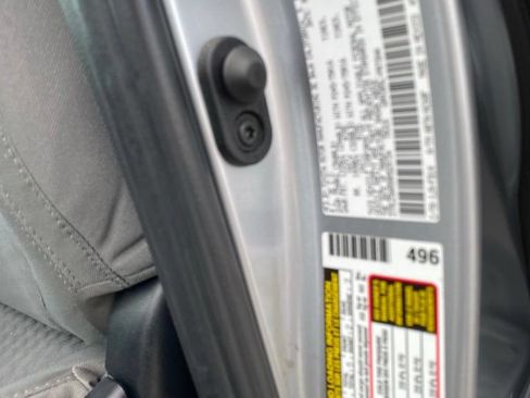 Certified 2022 Toyota Tacoma SR AWD/4WD image 33