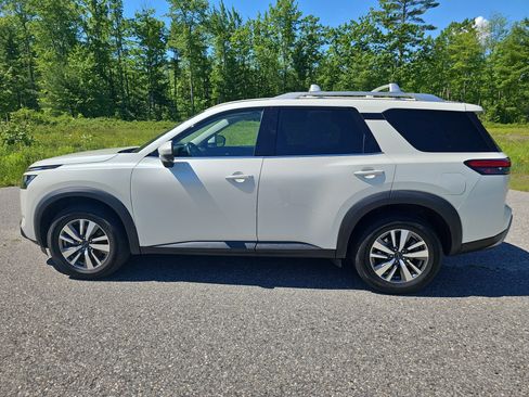 Certified 2023 Nissan Pathfinder SL AWD/4WD image 8