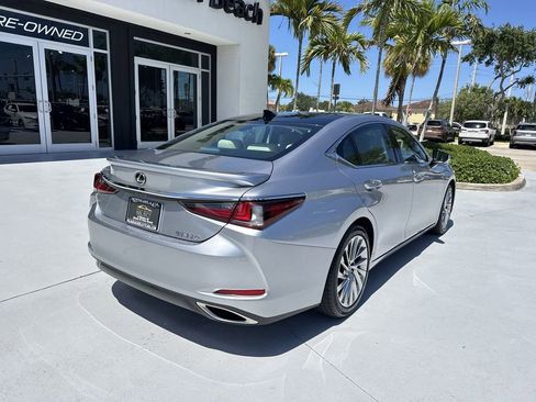 Used 2022 Lexus ES 350 Ultra Luxury FWD image 3