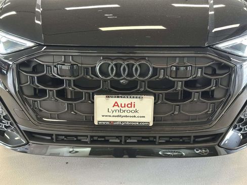Used 2025 Audi Q8 Premium Plus w/ Premium Plus Package AWD/4WD image 12
