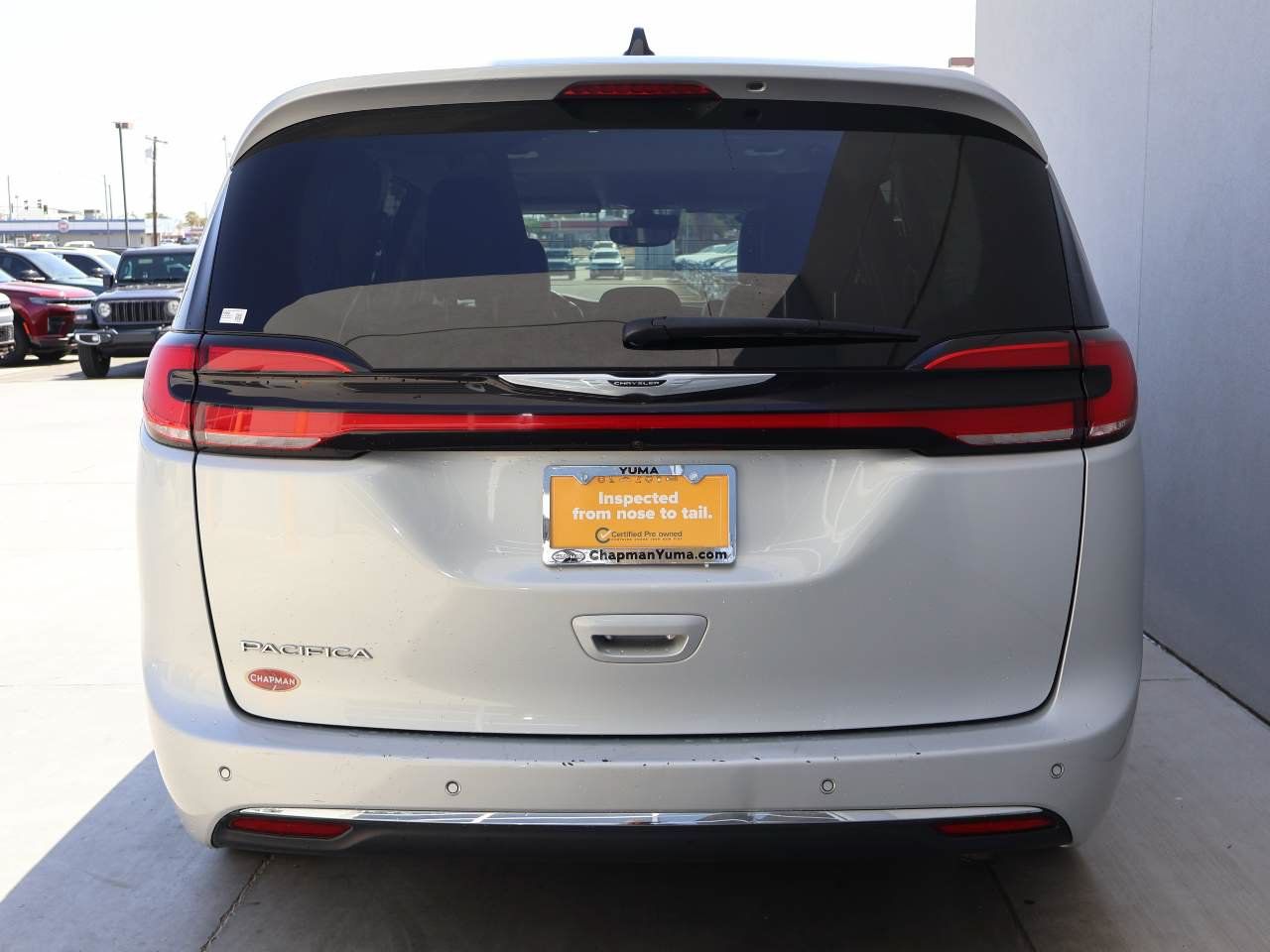 Used 2024 Chrysler Pacifica Touring-L FWD image 4
