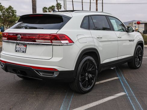 Used 2024 Volkswagen Atlas Cross Sport SE FWD image 22