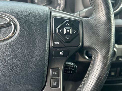 Used 2019 Toyota Tacoma TRD Off-Road AWD/4WD image 19