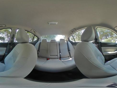 Used 2025 Nissan Altima 2.5 SV FWD image 42