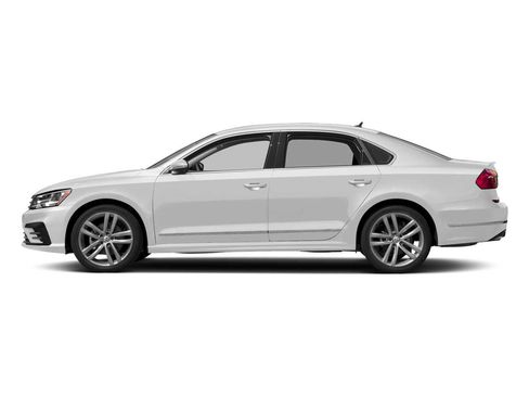 Used 2017 Volkswagen Passat 1.8T R-Line w/ R-Line Lighting Package FWD image 3