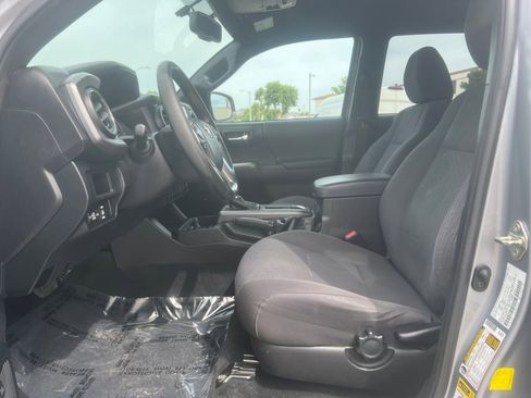 Used 2016 Toyota Tacoma TRD Sport image 14