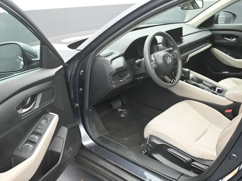Used 2025 Honda Accord LX image 10