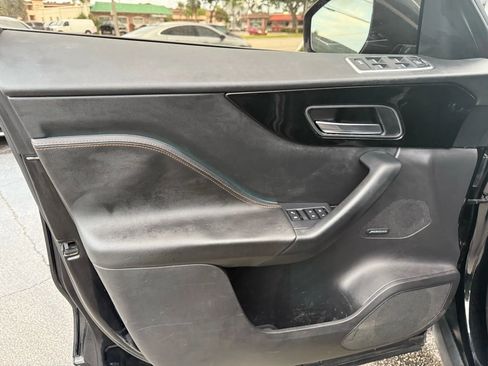 Used 2020 Jaguar F-PACE Prestige image 11