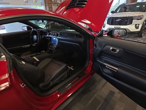 Used 2021 Ford Mustang Shelby GT500 w/ Technology Package RWD image 27