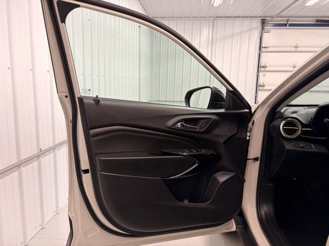 Used 2026 Chevrolet Trax ACTIV w/ Driver Confidence Package FWD image 14