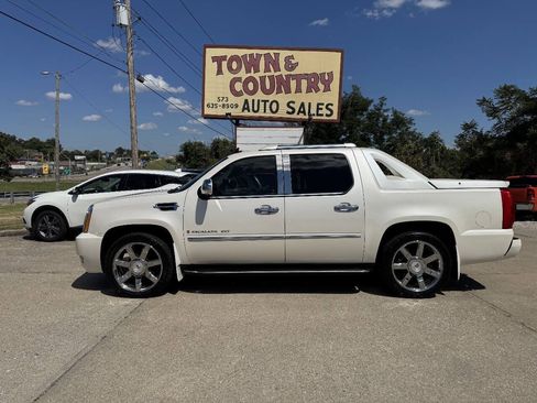 Used 2009 Cadillac Escalade EXT AWD/4WD image 4
