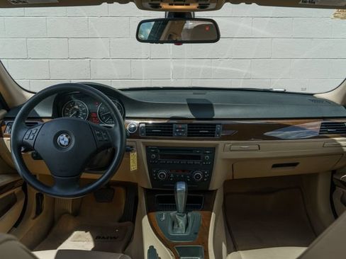 Used 2010 BMW 328i xDrive Sedan AWD/4WD image 21