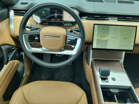 New 2026 Land Rover Range Rover Long Wheelbase SE AWD/4WD image 19