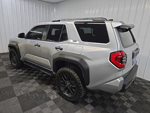 Used 2025 Toyota 4Runner SR5 AWD/4WD image 10