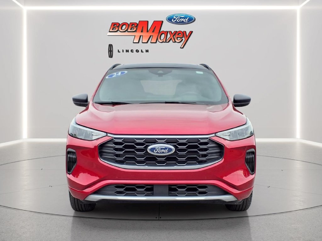 Used 2024 Ford Escape ST-Line w/ Tech Pack #1 AWD/4WD image 2