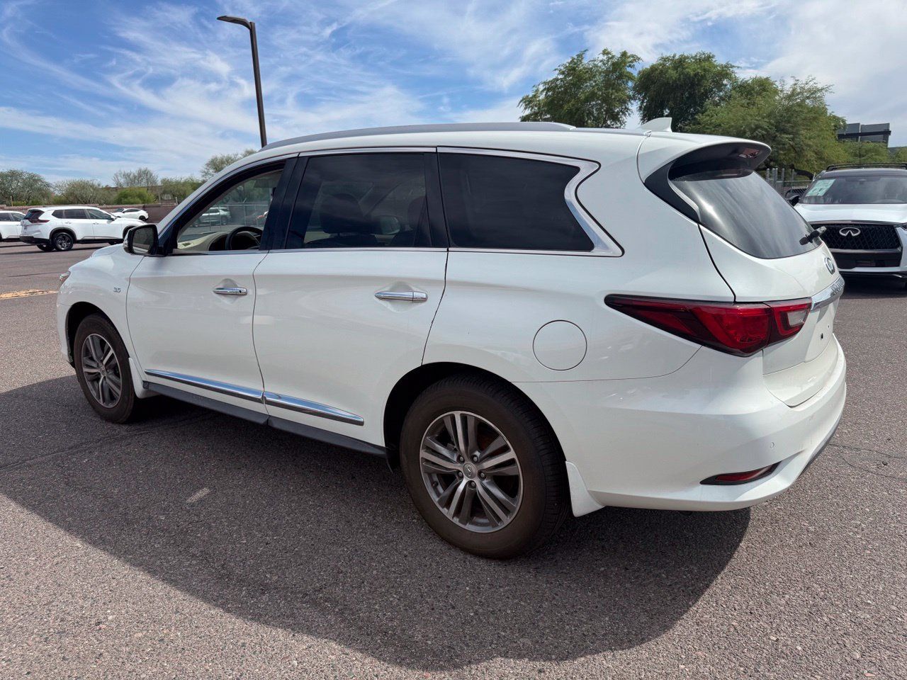 Used 2020 INFINITI QX60 Luxe w/ Essential Package FWD image 7