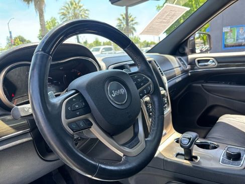 Used 2015 Jeep Grand Cherokee Overland w/ Advanced Technology Group AWD/4WD image 23