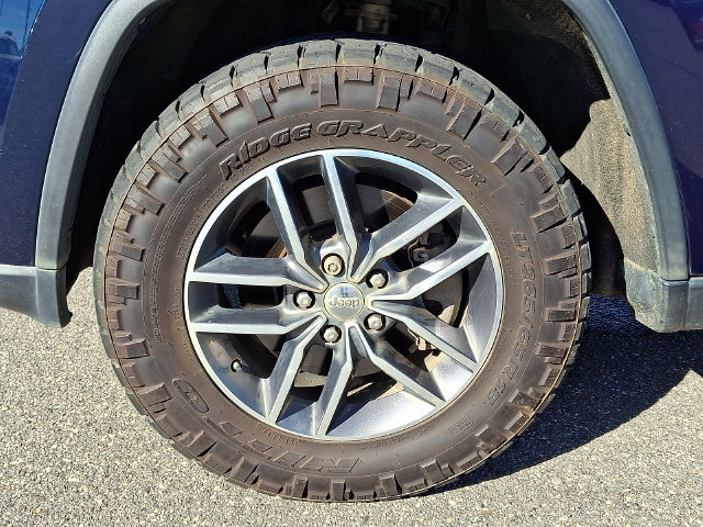 Used 2018 Jeep Grand Cherokee Limited w/ Luxury Group II AWD/4WD image 8