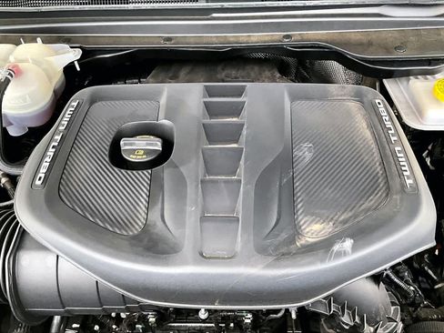Used 2025 RAM 1500 Limited AWD/4WD image 32