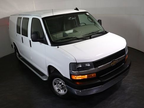 Used 2024 Chevrolet Express 2500 w/ Driver Convenience Package RWD image 7