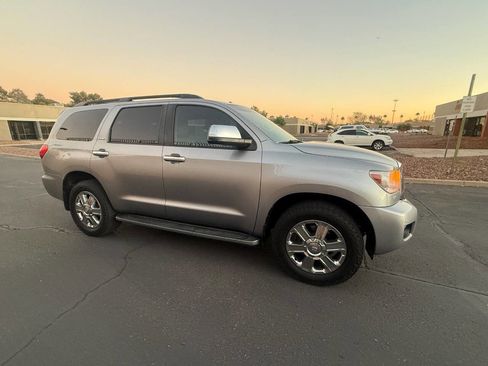 Used 2010 Toyota Sequoia Platinum image 1