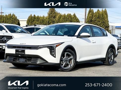 Certified 2025 Kia K4 LXS image 1