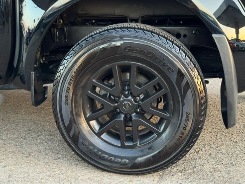 Used 2014 Nissan Frontier SV w/ SV Value Truck Package RWD image 32