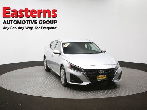 Used 2023 Nissan Altima 2.5 S FWD image 49