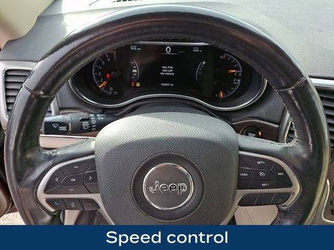 Used 2018 Jeep Grand Cherokee Limited w/ Luxury Group II image 24