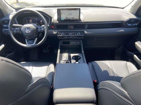Used 2025 Honda Pilot Elite image 15